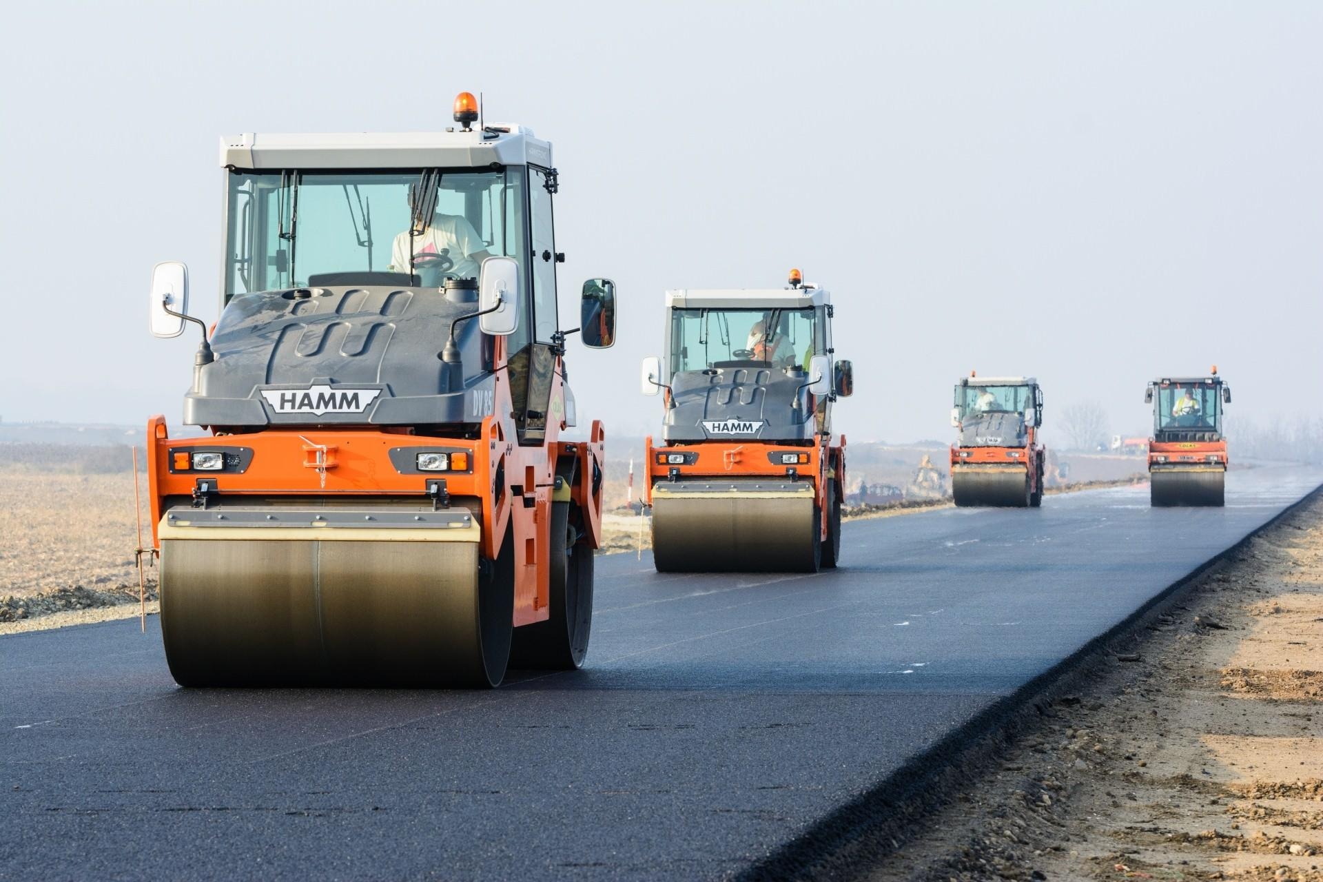 Асфальтирование двора частного дома в Москве -цена за м2